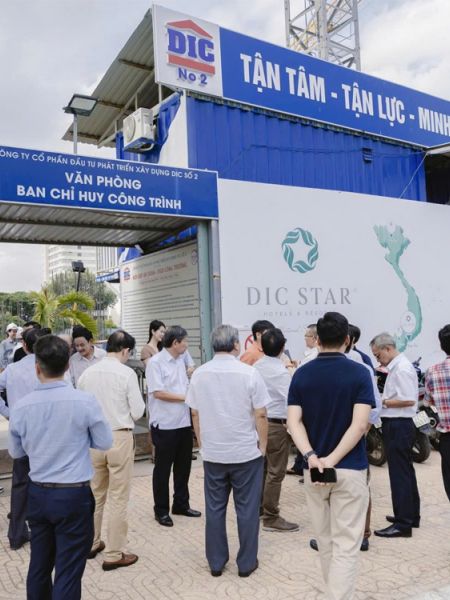 Phó chủ tịch Hội Thầu Xây Dựng VT - HCM ông TRẦN VĂN NGHỆ thăm dự án Công Ty Cổ Phần Đầu Tư Xây Dựng DIC 2