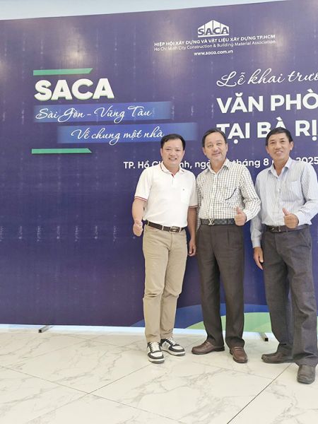 Phó chủ tịch Hội Thầu Xây Dựng VT - HCM ông TRẦN VĂN NGHỆ đến dự Lễ khánh thành văn phòng Hiệp Hội Xây Dựng và VLXD Tp.HCM - SACA