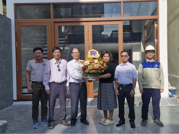 BCH Hội thầu xây dựng VT - TP.HCM thăm và trao Logo đến CÔNG TY TNHH DV - TM - SX VĂN BẢY