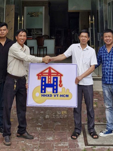 BCH Hội Thầu Xây Dựng VT-HCM thăm hỏi và trao Logo biểu tượng của HHXD VT-HCM đến DN Tiến Phương Nam